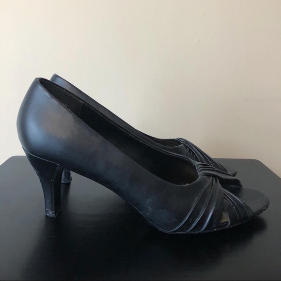 Peep Toe Heels - Picture 2 of 3